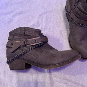 JELLYPOP~GRAY~GRUNGE ANKLE BOOTS~7.5